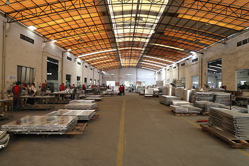  幕墻鋁單板生產(chǎn)基地