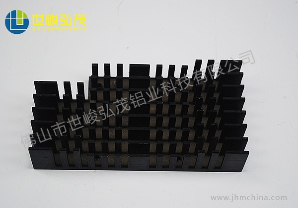 鋁合金散熱器生產廠家解析：什么是工業鋁型材？